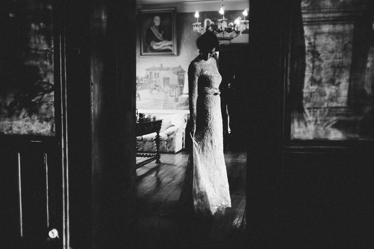 Getting ready, wedding photograph 12