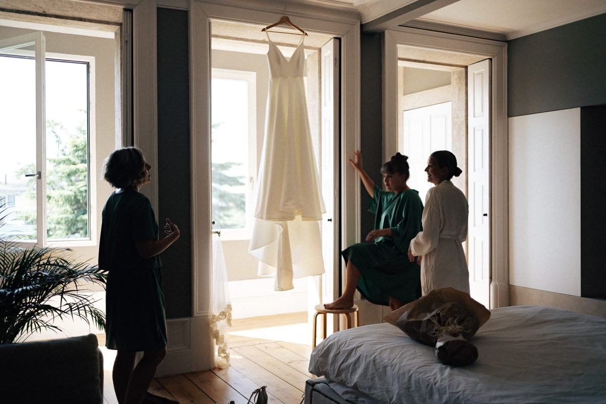 Getting ready, wedding photograph 8