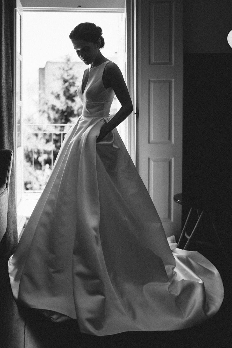 Getting ready, wedding photograph 18